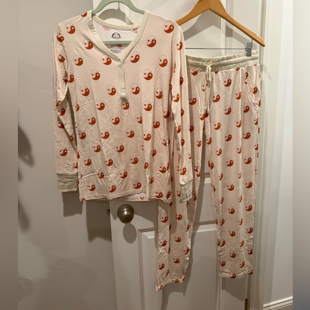 Women’s Orange Mickey Ying Yang Bamboo Pajamas size Small NWT